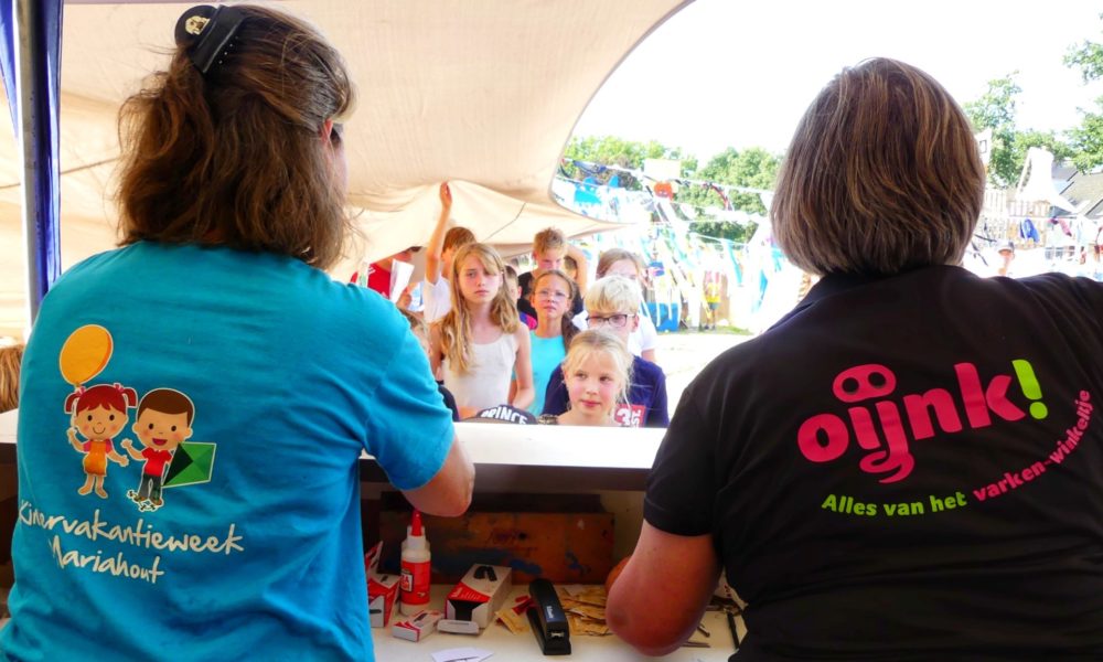 Diep in de zee snoepjes uitdelen!